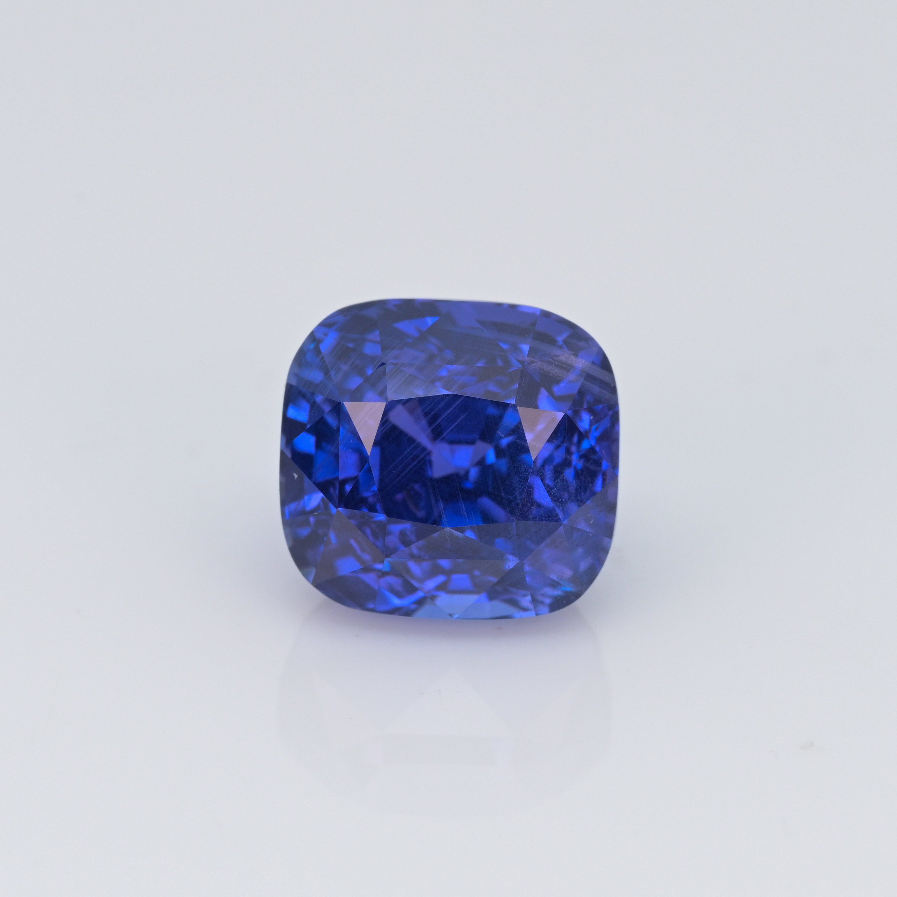 7.02 Cts Natural Royal Blue Sapphire, NH, Sri Lanka alternate view