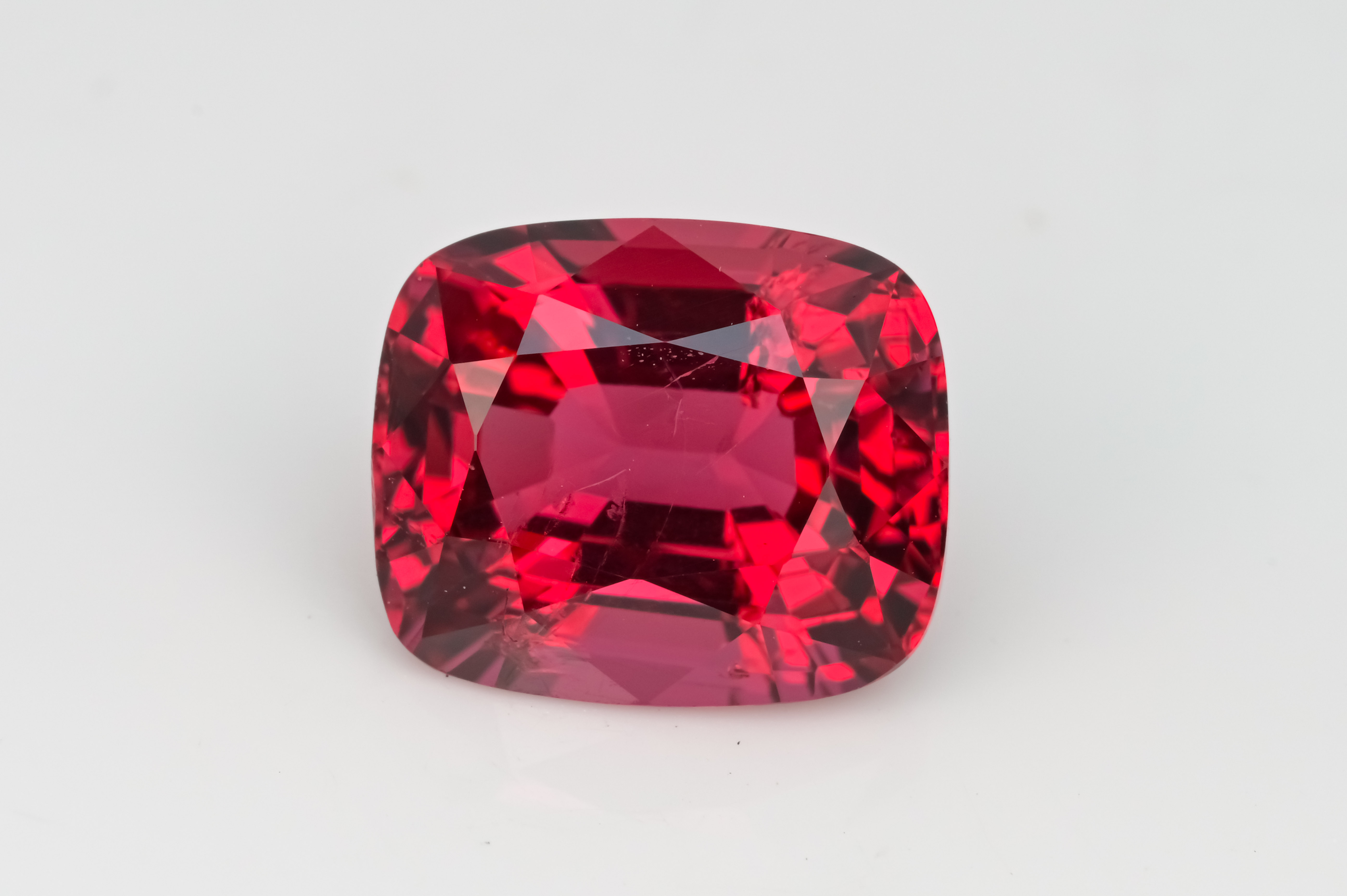 4.092 Cts Intense Red Spinel from Luc Yen, Vietnam alternate view