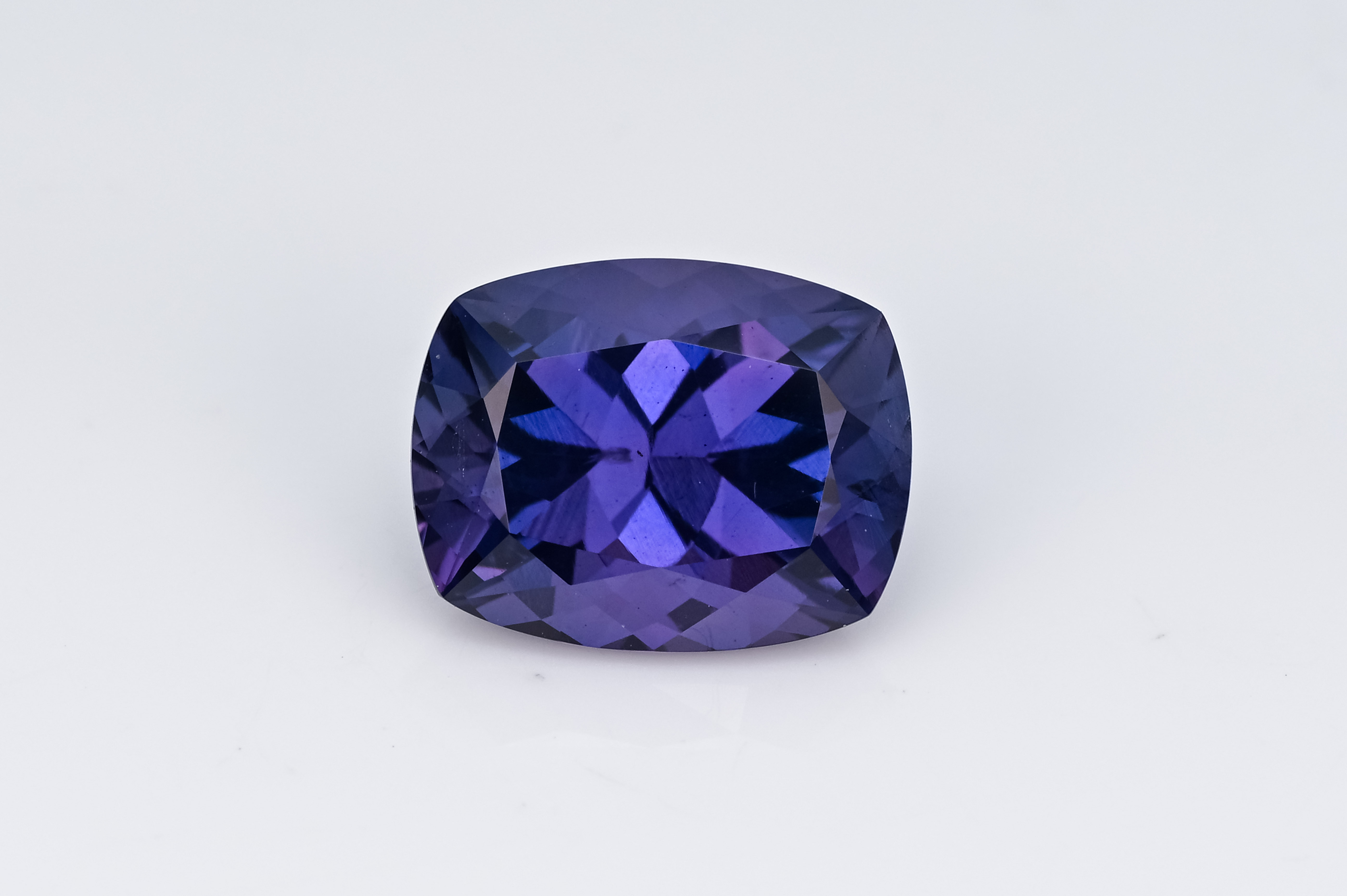 GIA Natural Kashmir Sapphire 4.72 Cts, Pakistan Kashmir alternate view