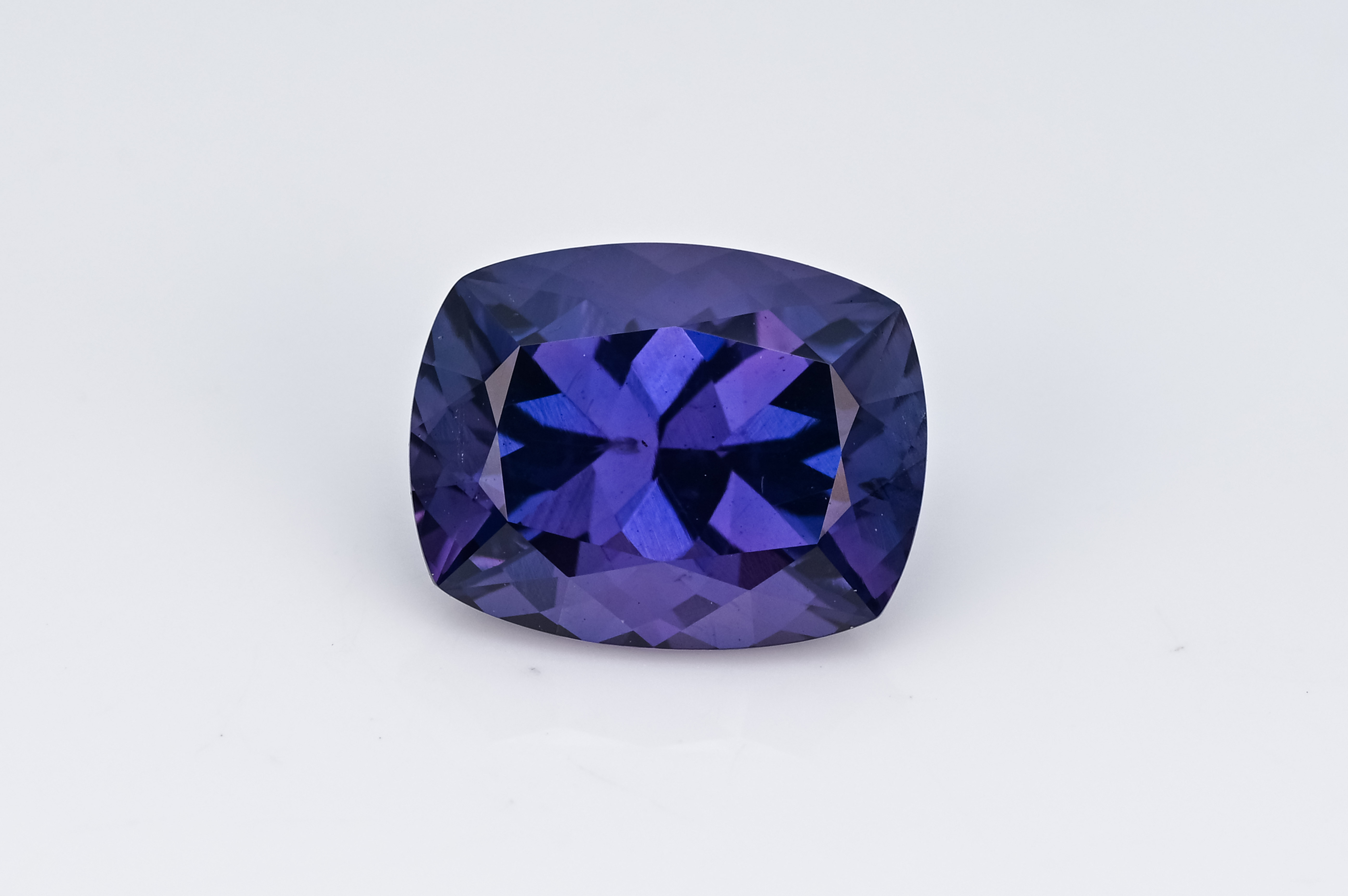 GIA Natural Kashmir Sapphire 4.72 Cts, Pakistan Kashmir